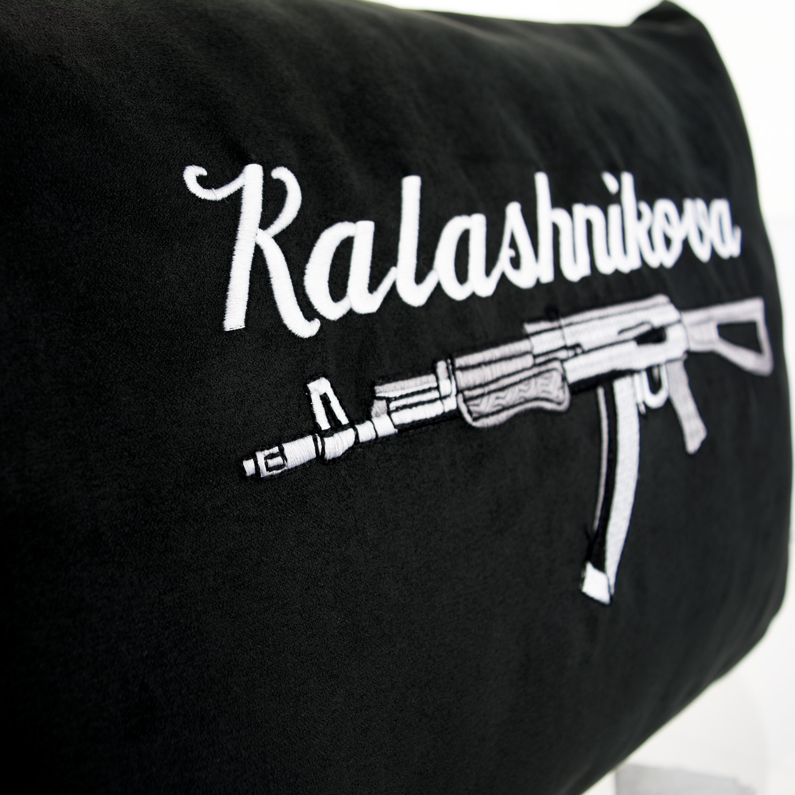Kalashnikova - Kissen