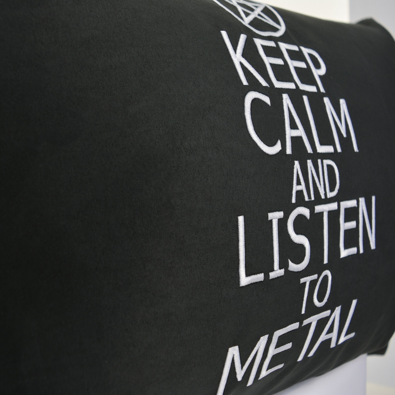Keep calm and listen to Metal - Kissen